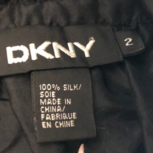 DKNY Fun and unique skirt - Picture 7 of 7